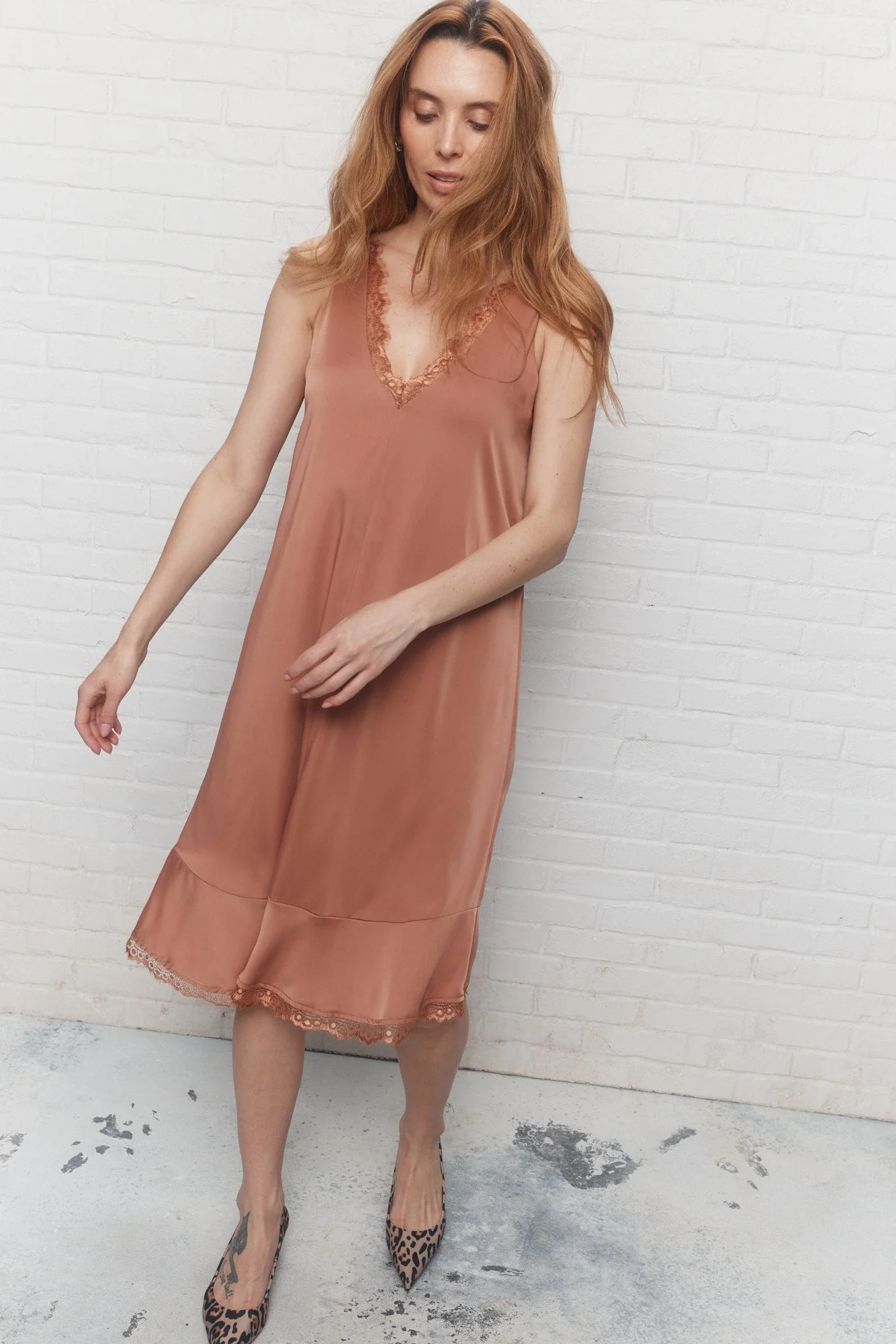 Azia | Robe pêche satinée - Image 5