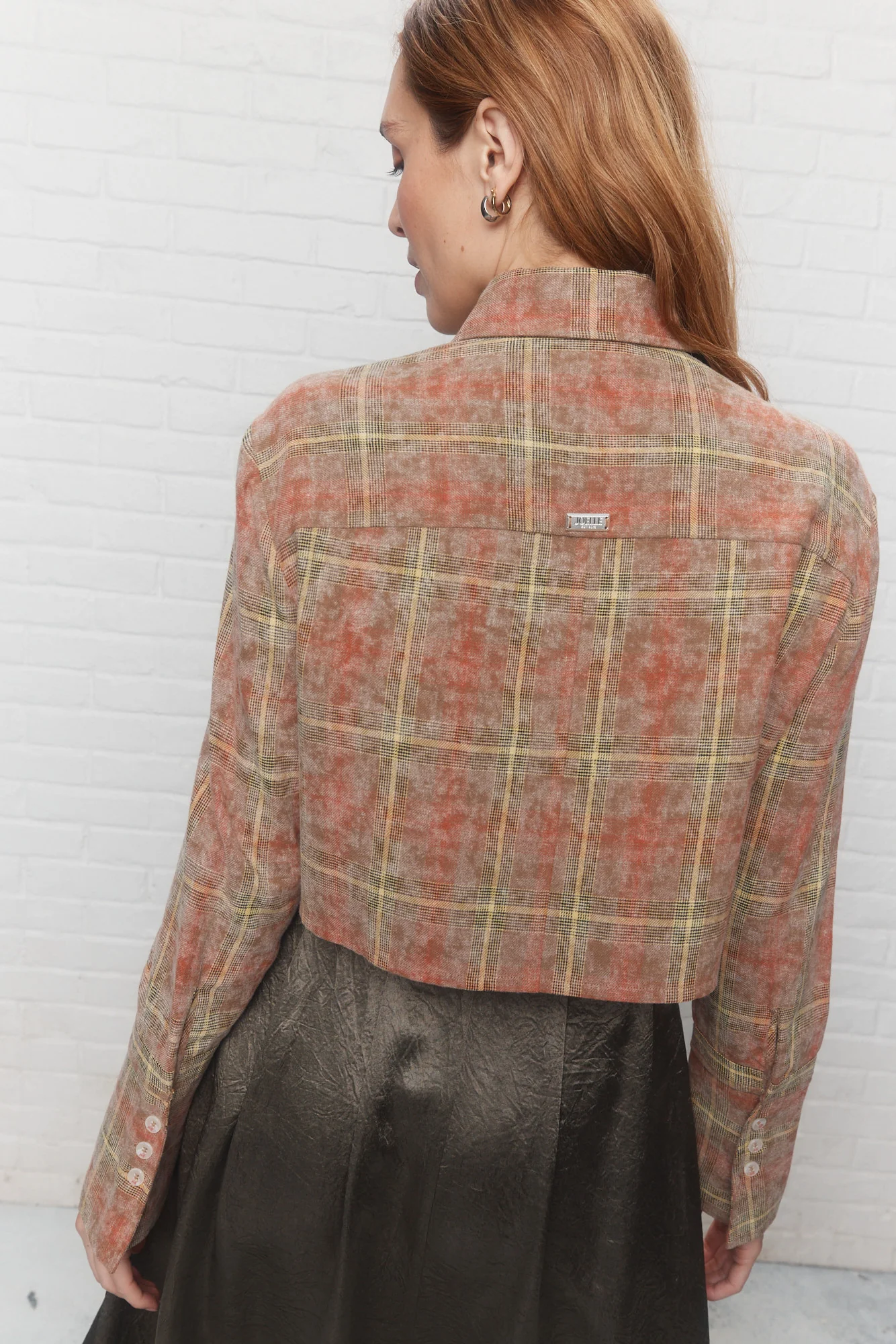 Britta | Chemise écourtée à carreaux - Image 11