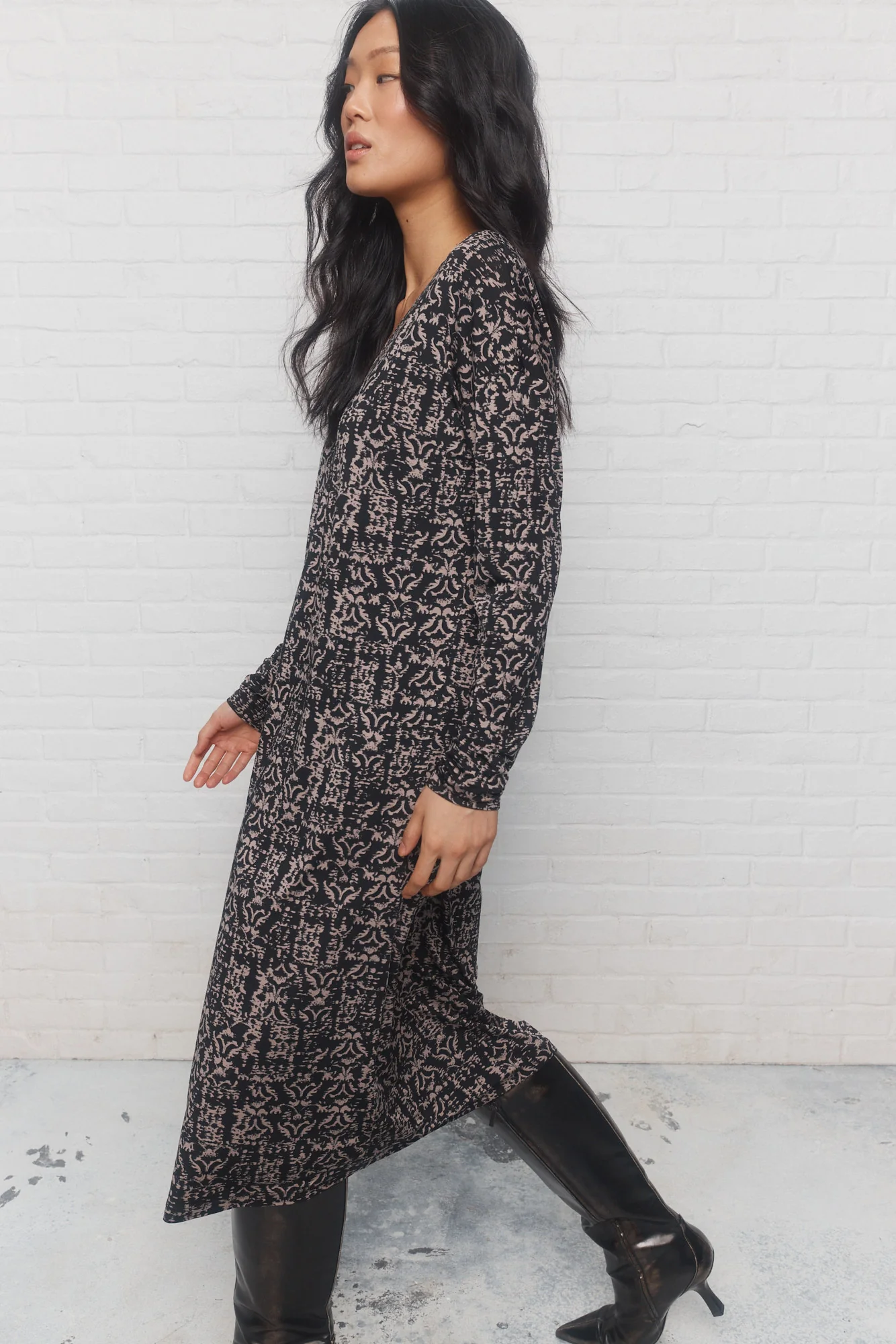 Cody | Robe midi noire et beige - Image 4
