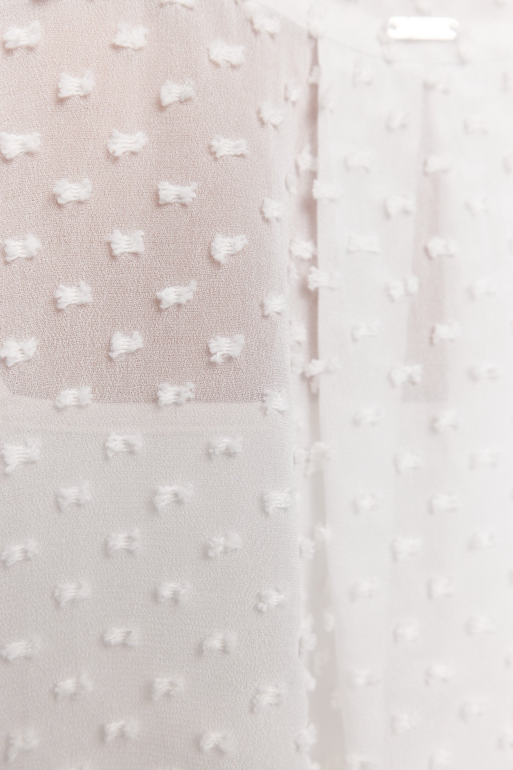 Delaney | Chemise blanche ouverte au dos - Image 6