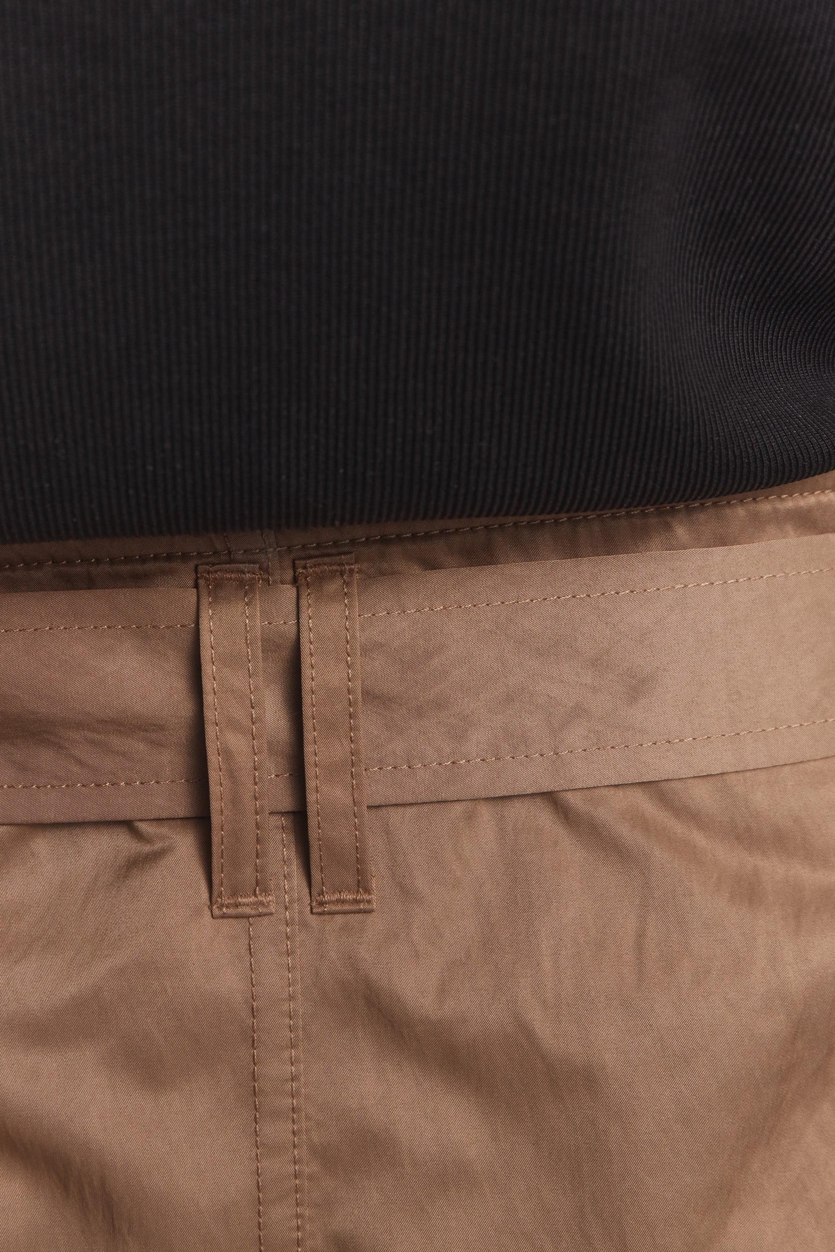 Selah | Robe droite 2-en-1 noire et beige - Image 6