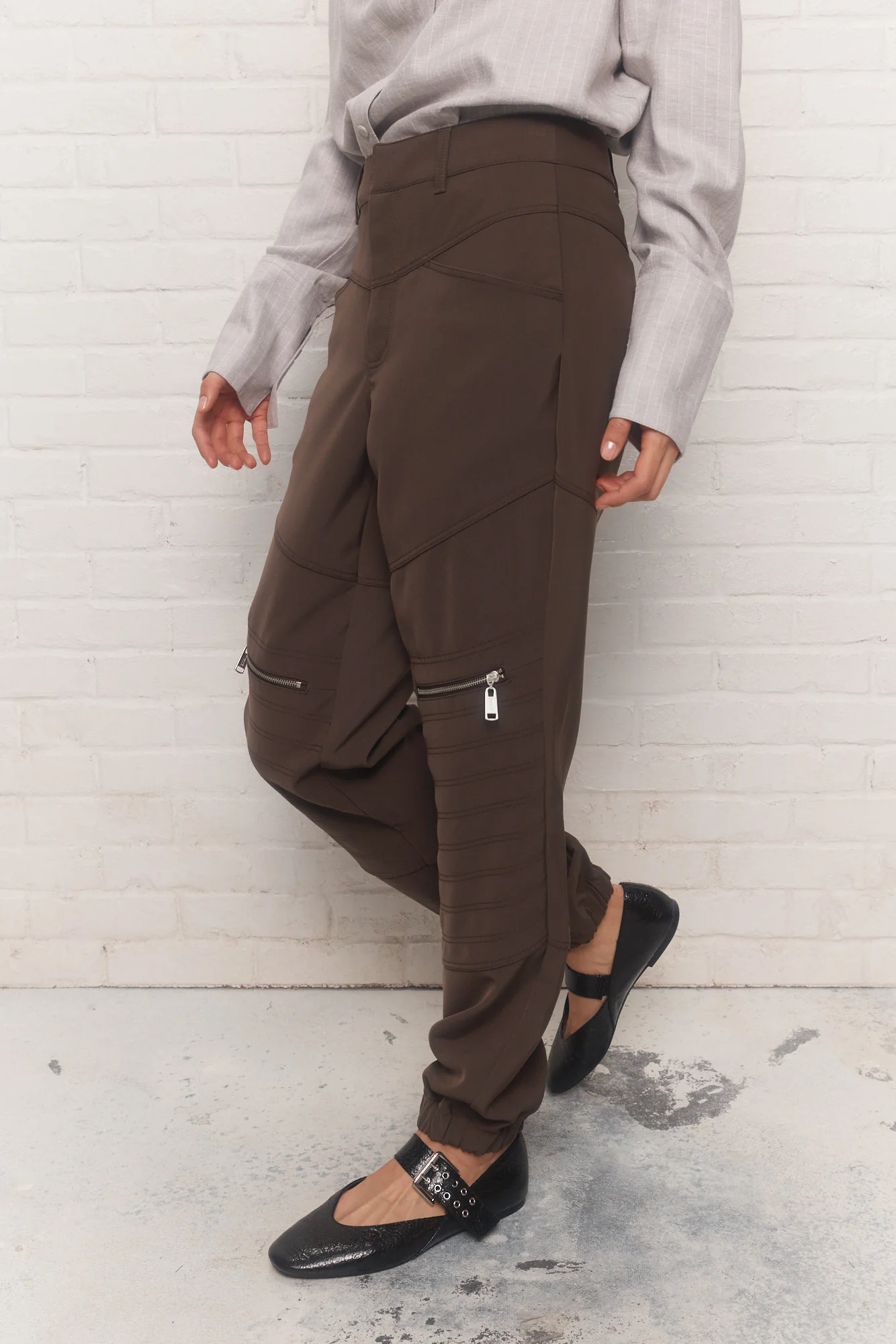 Stitcha | Pantalon vert ajusté aux chevilles - Image 3